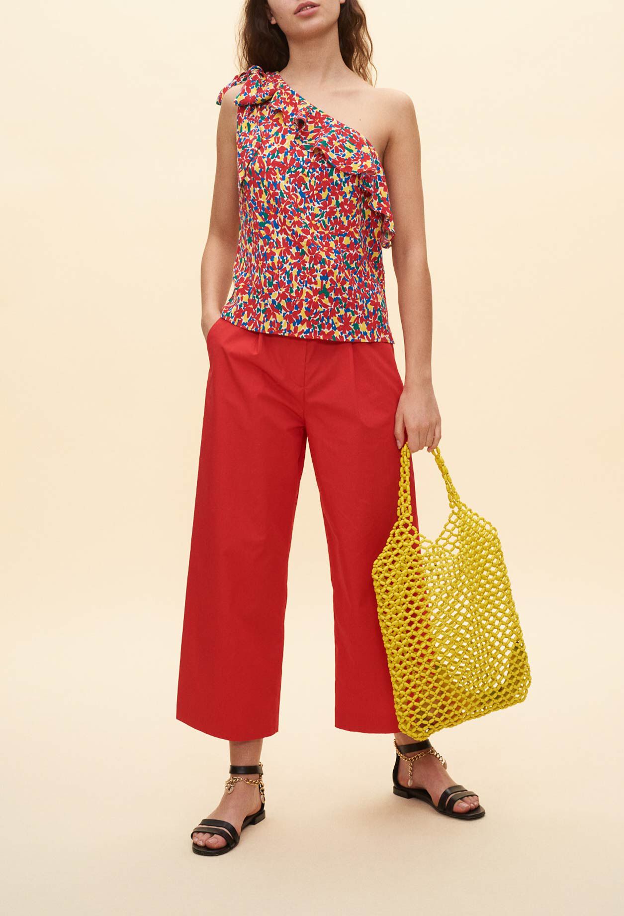 Asymmetric flowery top