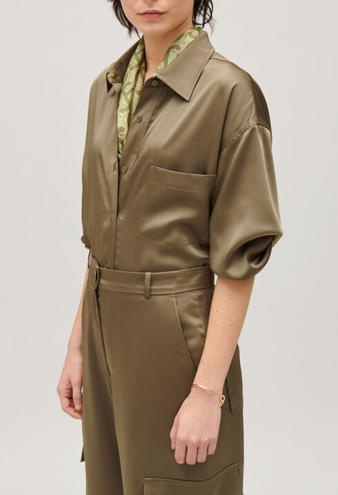 Chemise satin&eacute;e ample kaki
