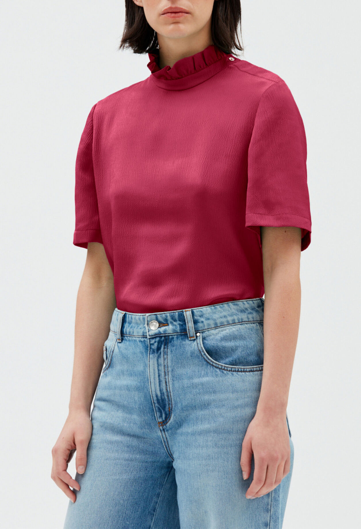 Short-sleeved top