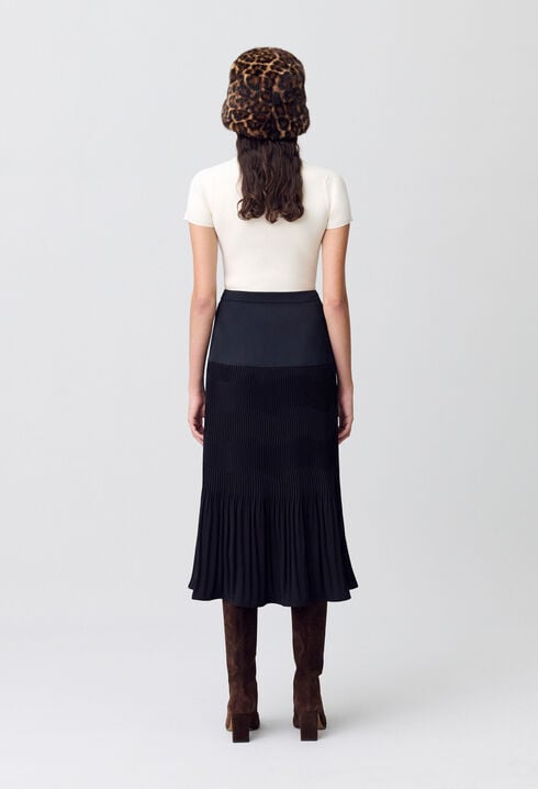 Long pleated skirt