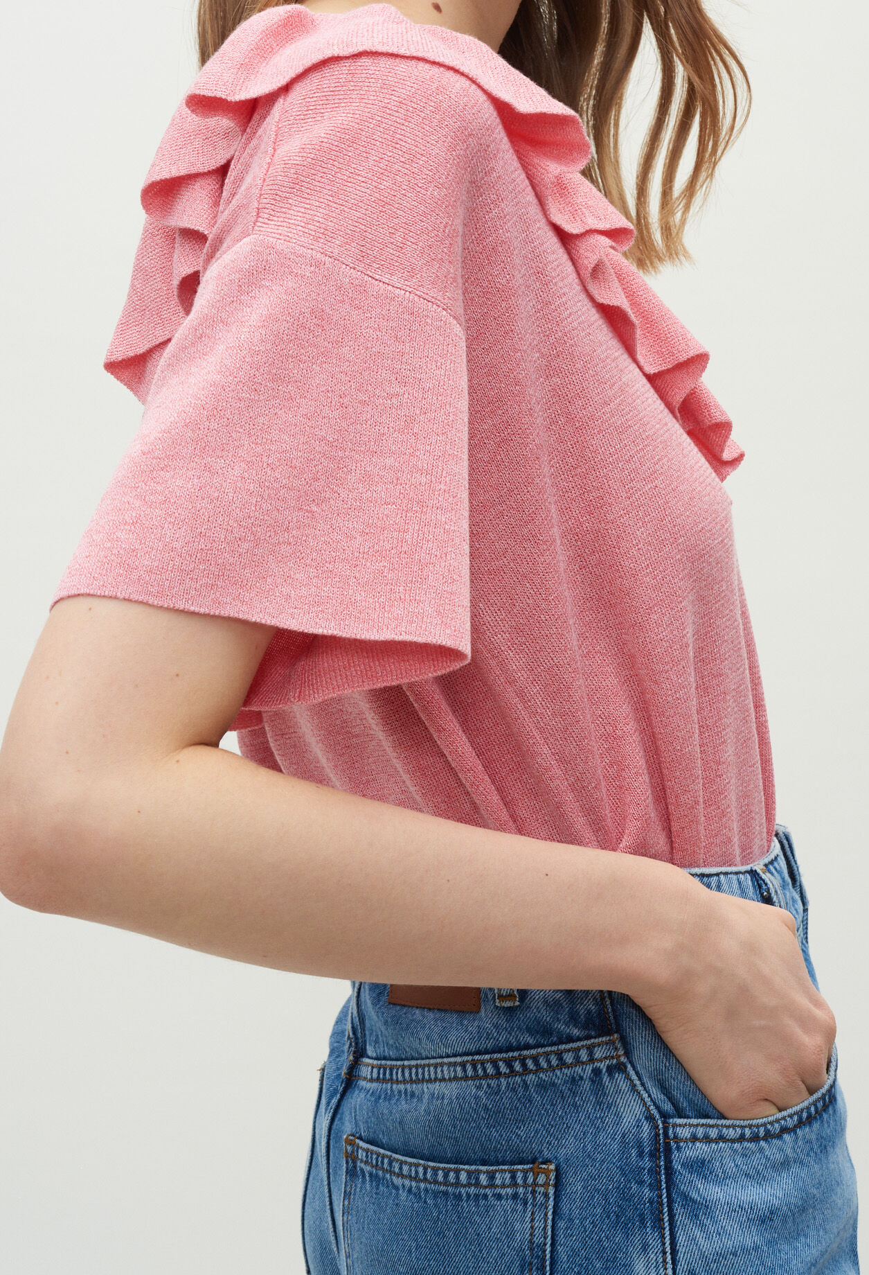 Kurzärmliger Pullover mit Volant