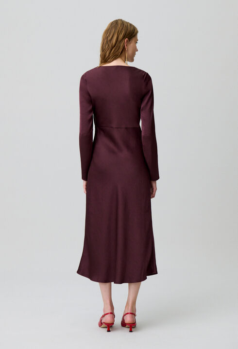 Robe longue satinée asymétrique