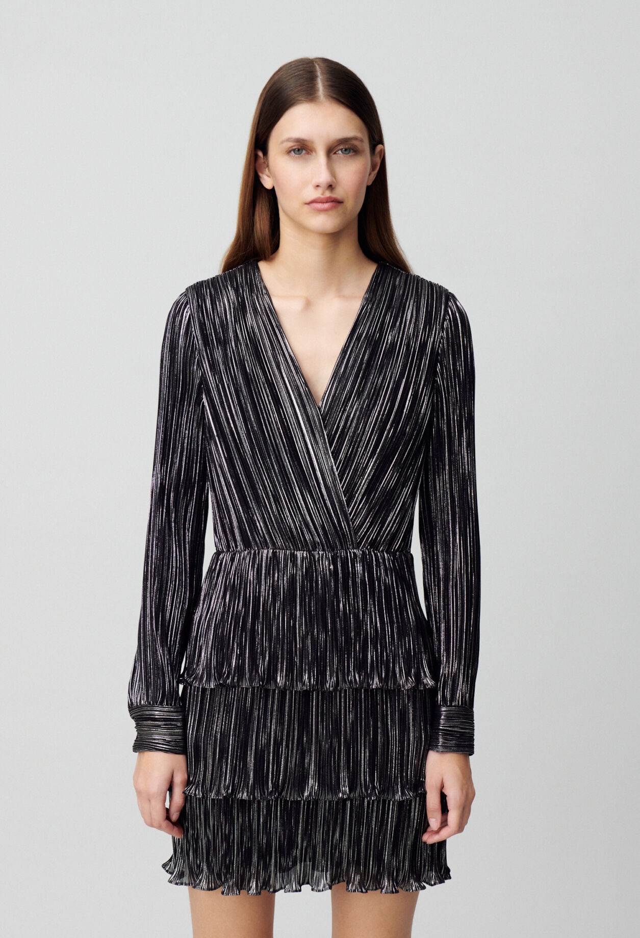 Robe argentée courte à volants