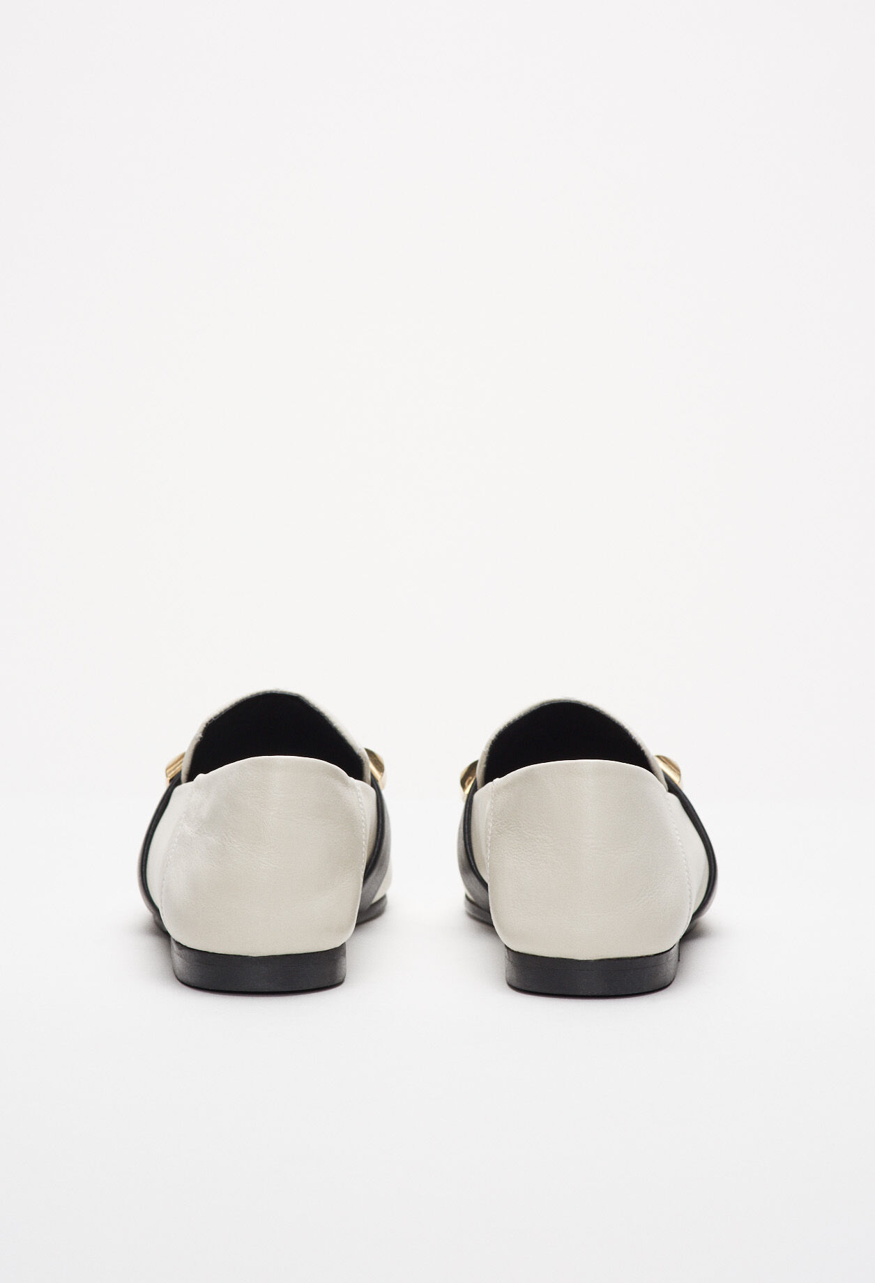 Mocassins à clous