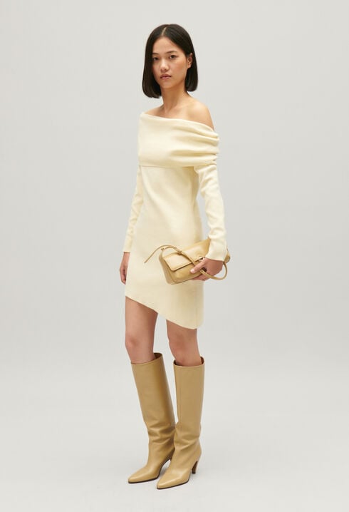 Asymmetrisches Strickkleid