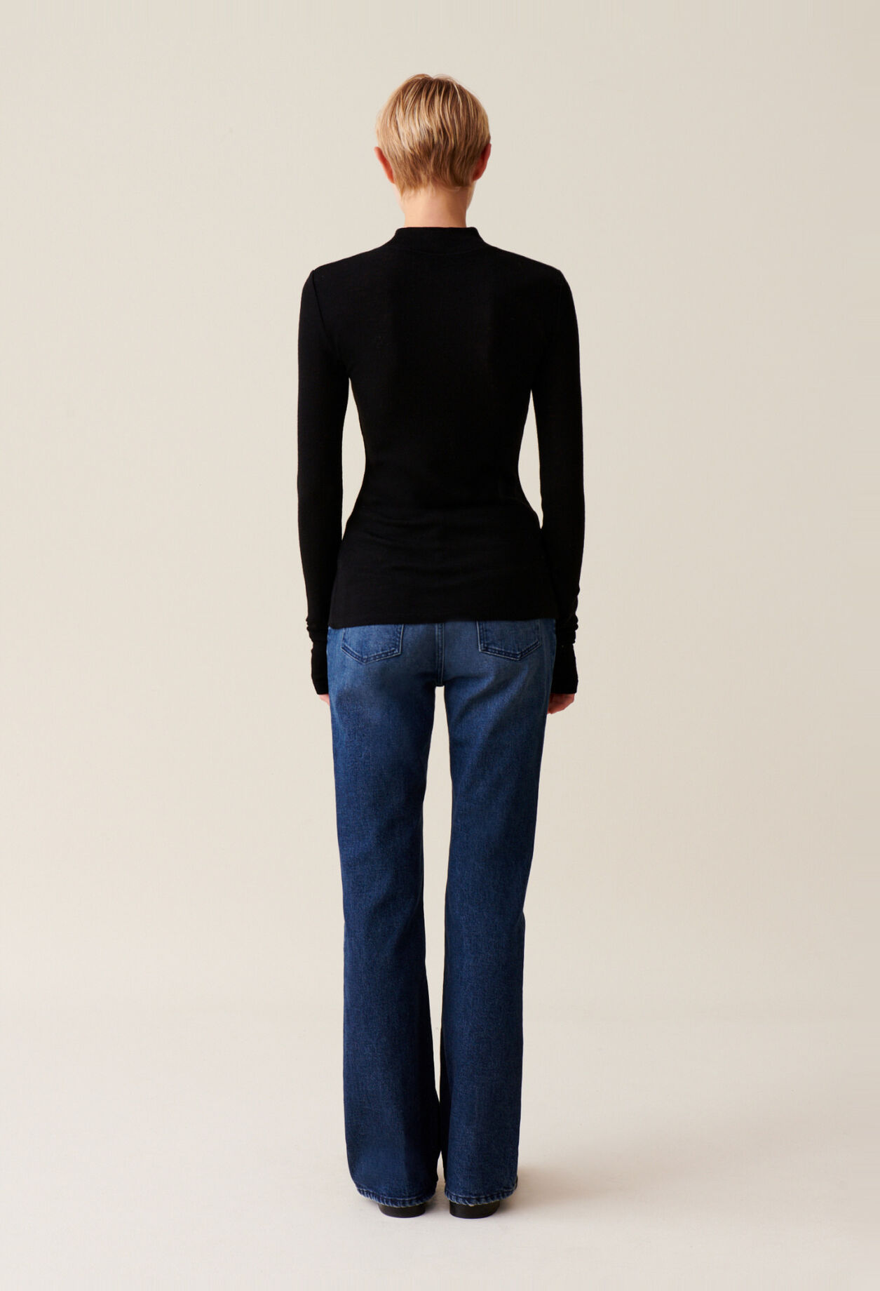 Wool top with long sleeves