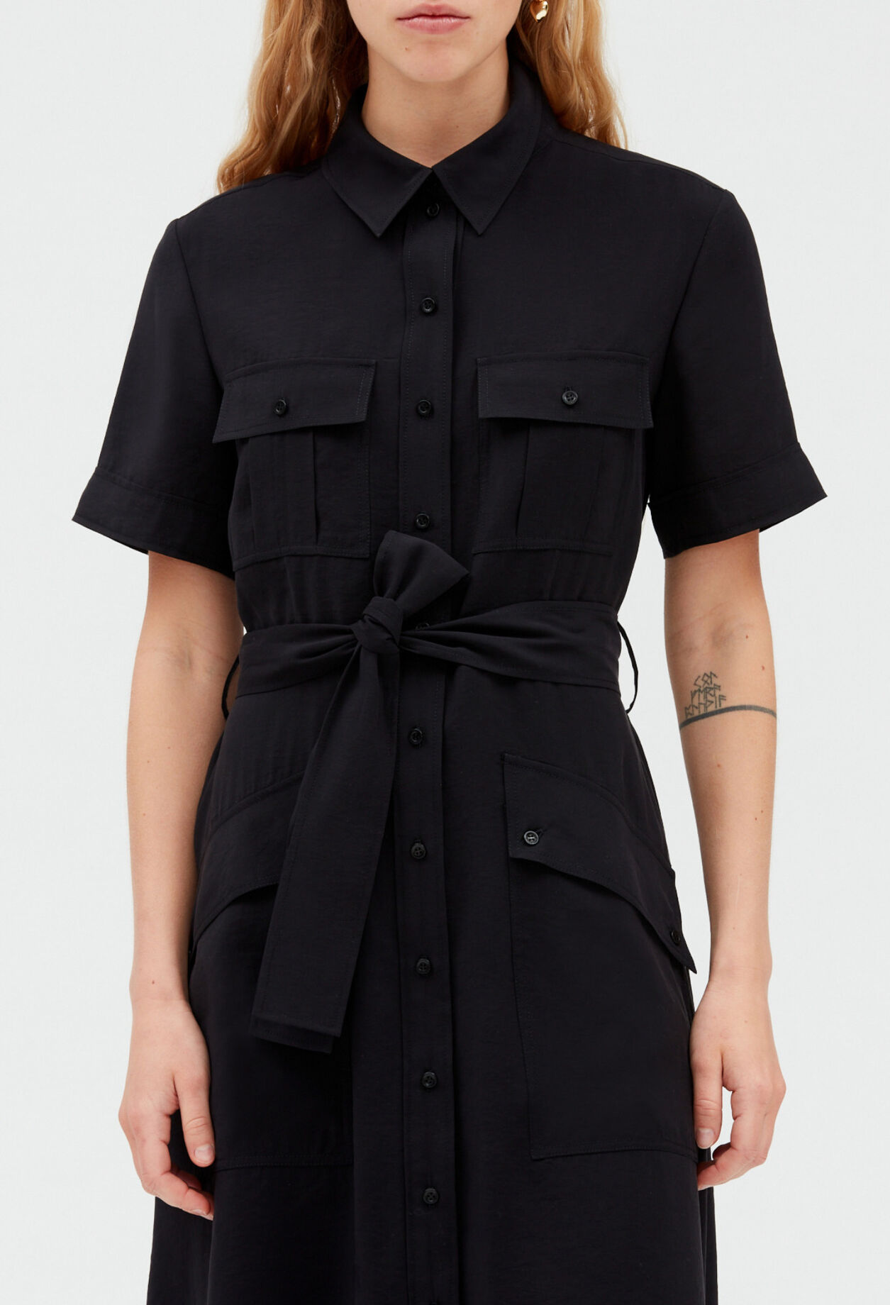 Robe midi fluide manches courtes 