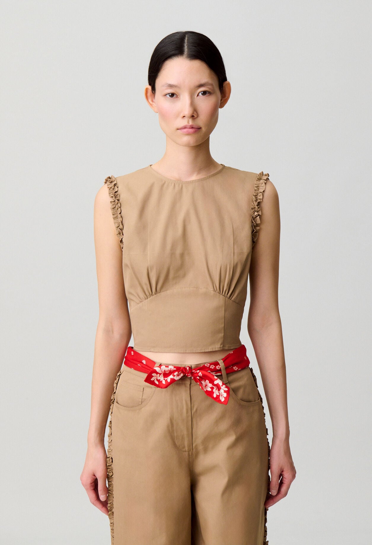 Kurzes Top mit Volants
