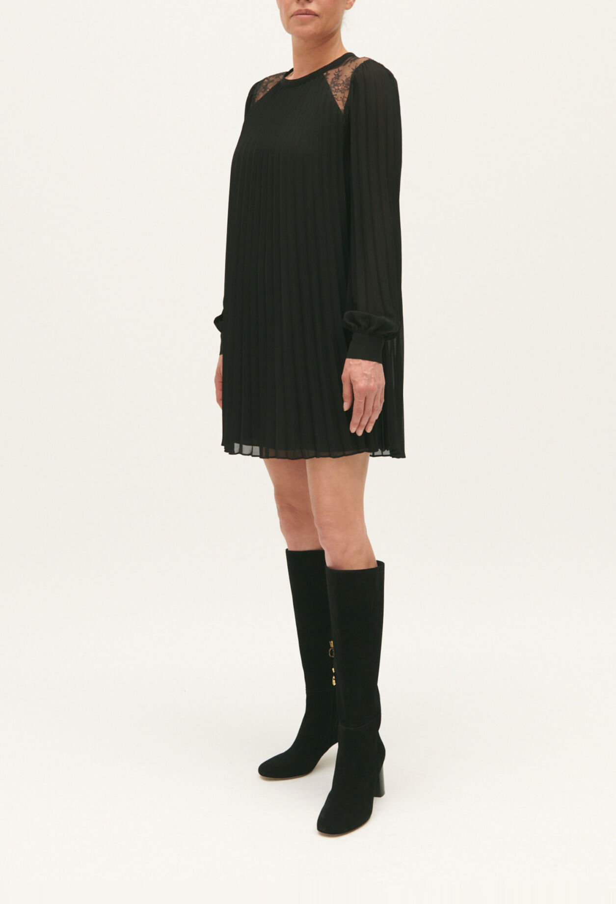 Kurzes plissiertes Kleid schwarz