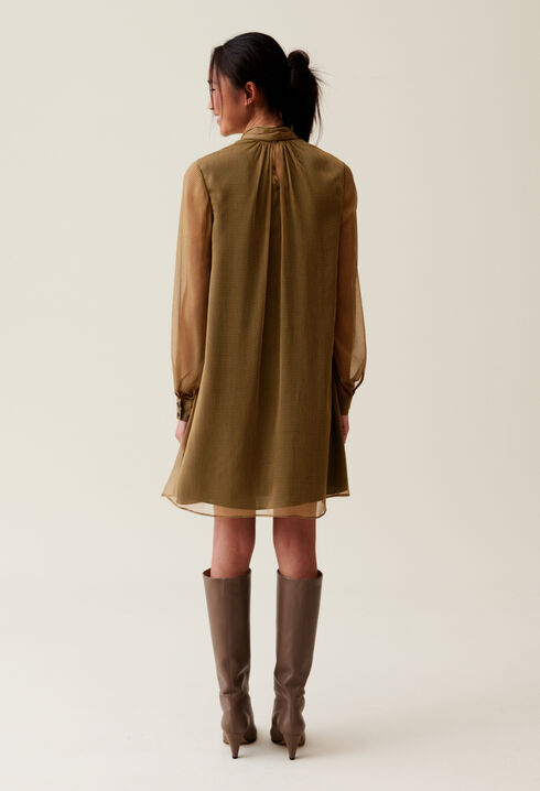 Fließendes Kleid mit Schluppe