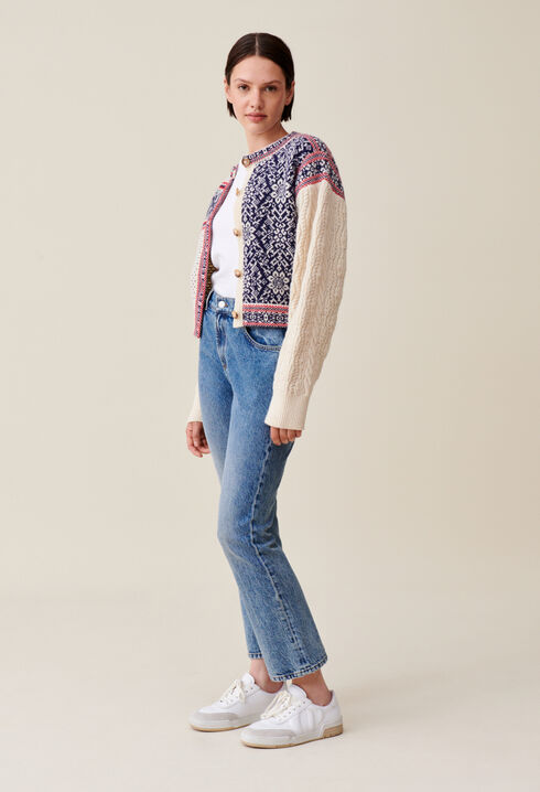 Strickjacke mit Zopfmuster