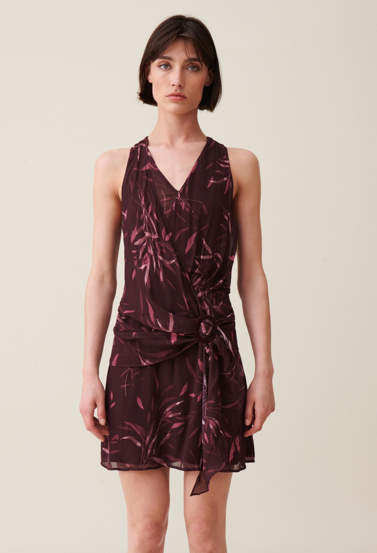 Robe courte fluide sans manches