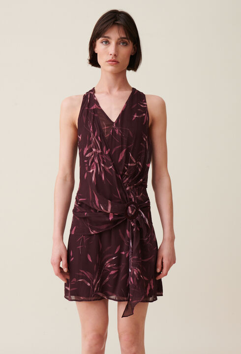 Short fluid dress without sleeves lined