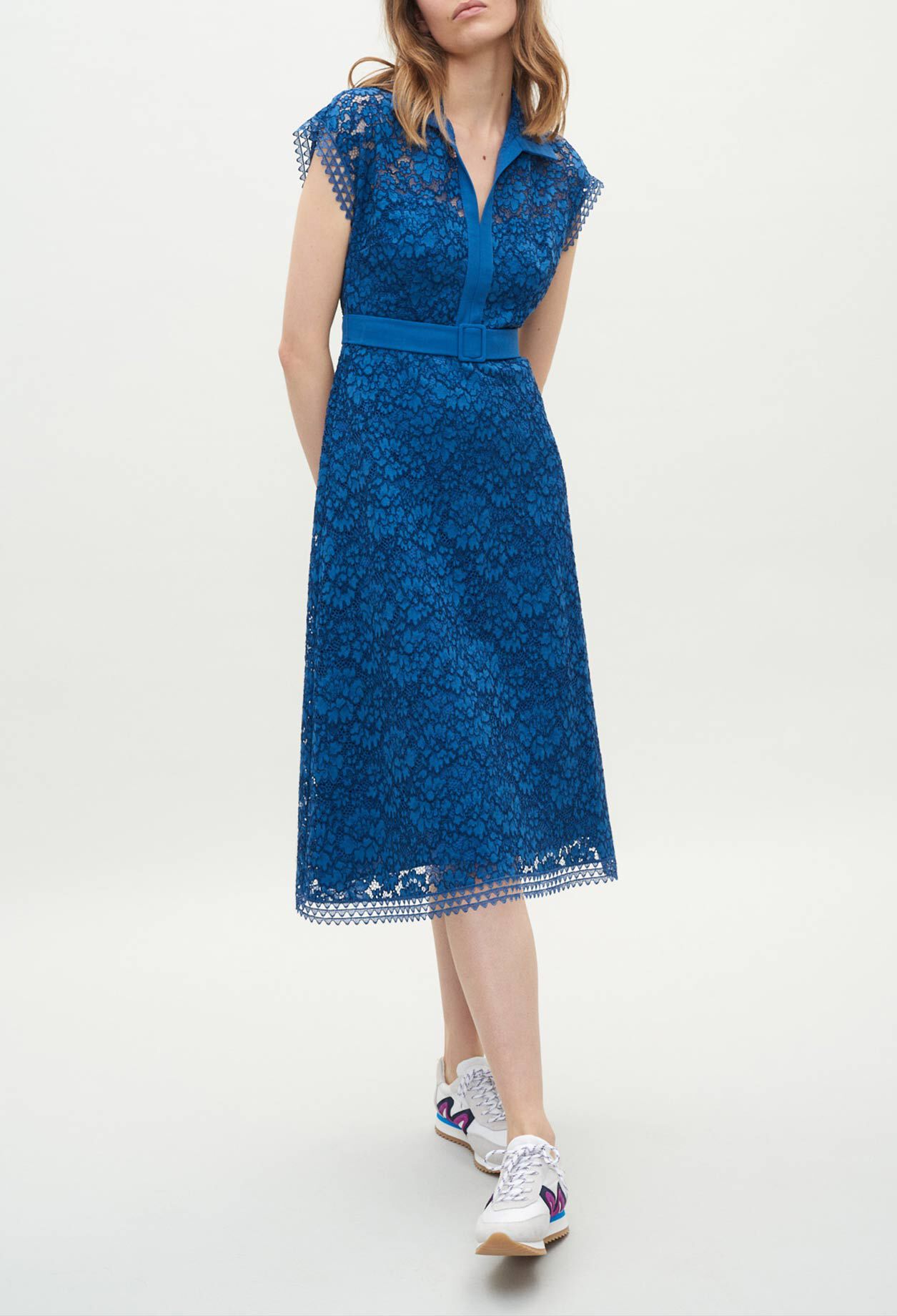 Langes Kleid aus Spitze