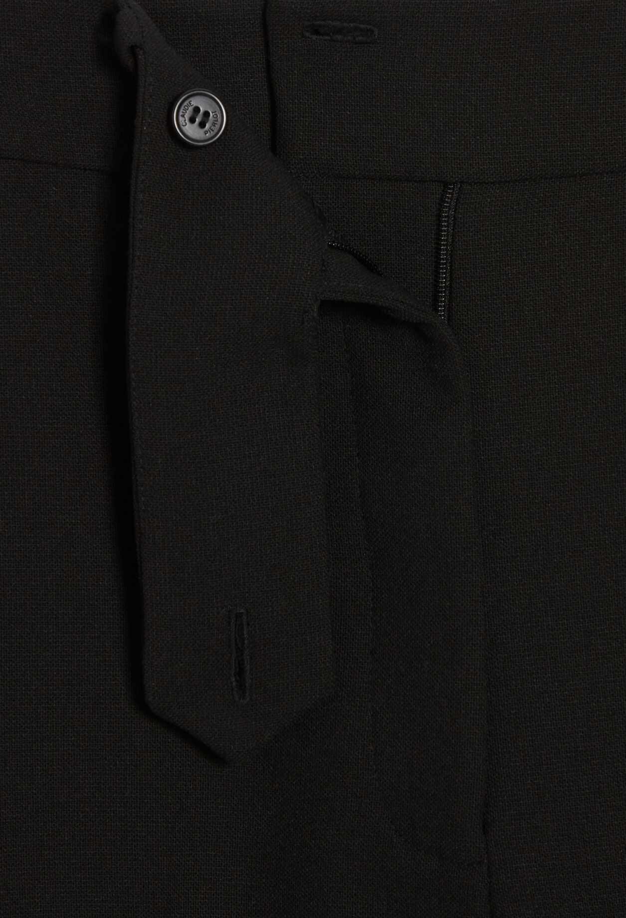 Gerade schwarze Hose