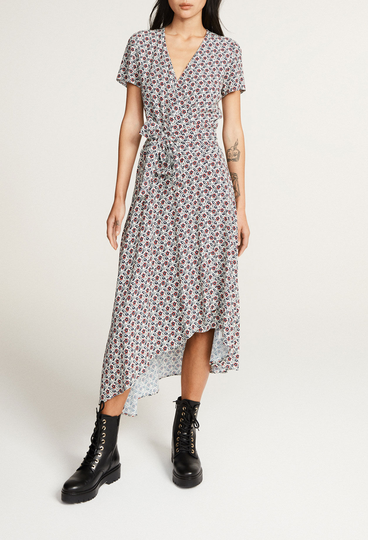 Robe cache-cœur à motifs fleuris