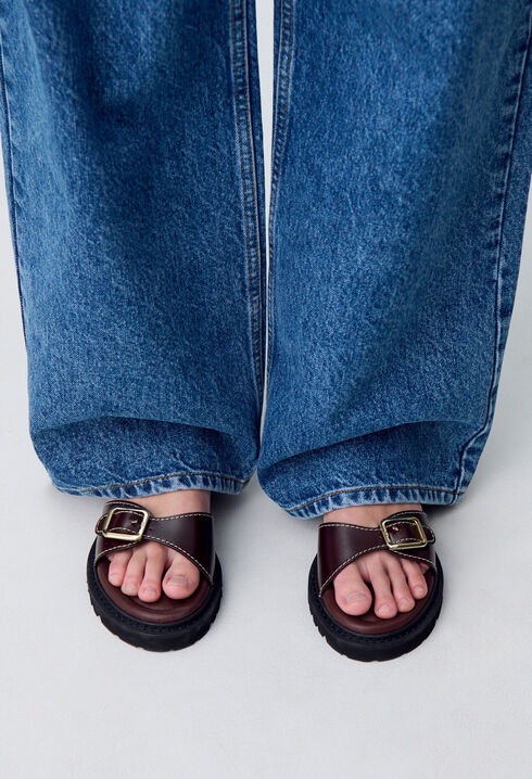 Sandales cuir boucles