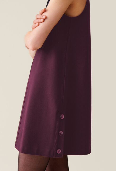 Ärmelloses kurzes Kleid
