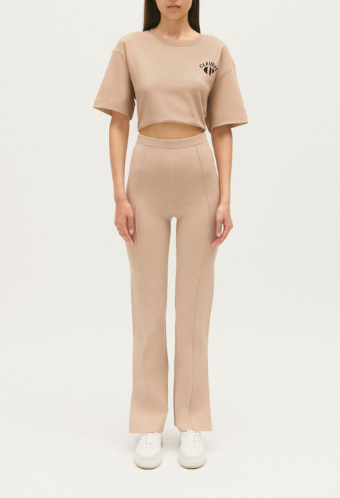 Straight cut trousers slits