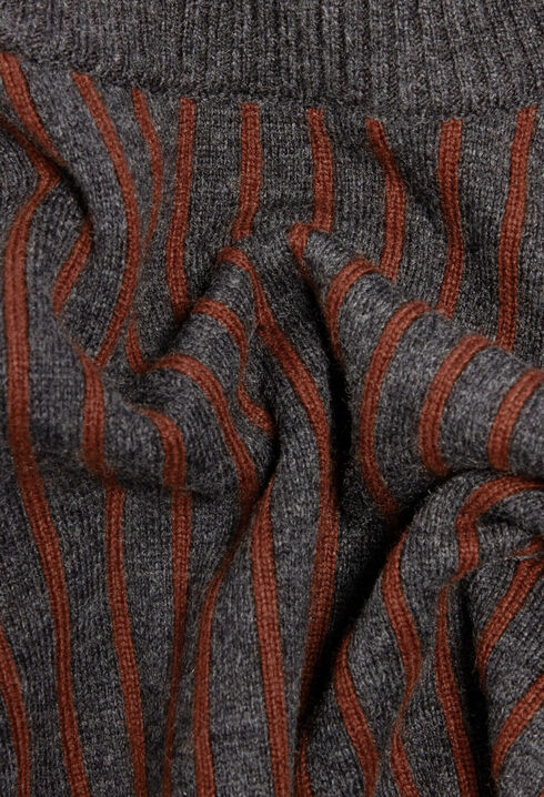 Gestreifter Strickpullover ohne Ärmel