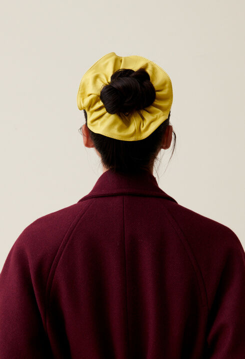 Leather scrunchie with topstitching