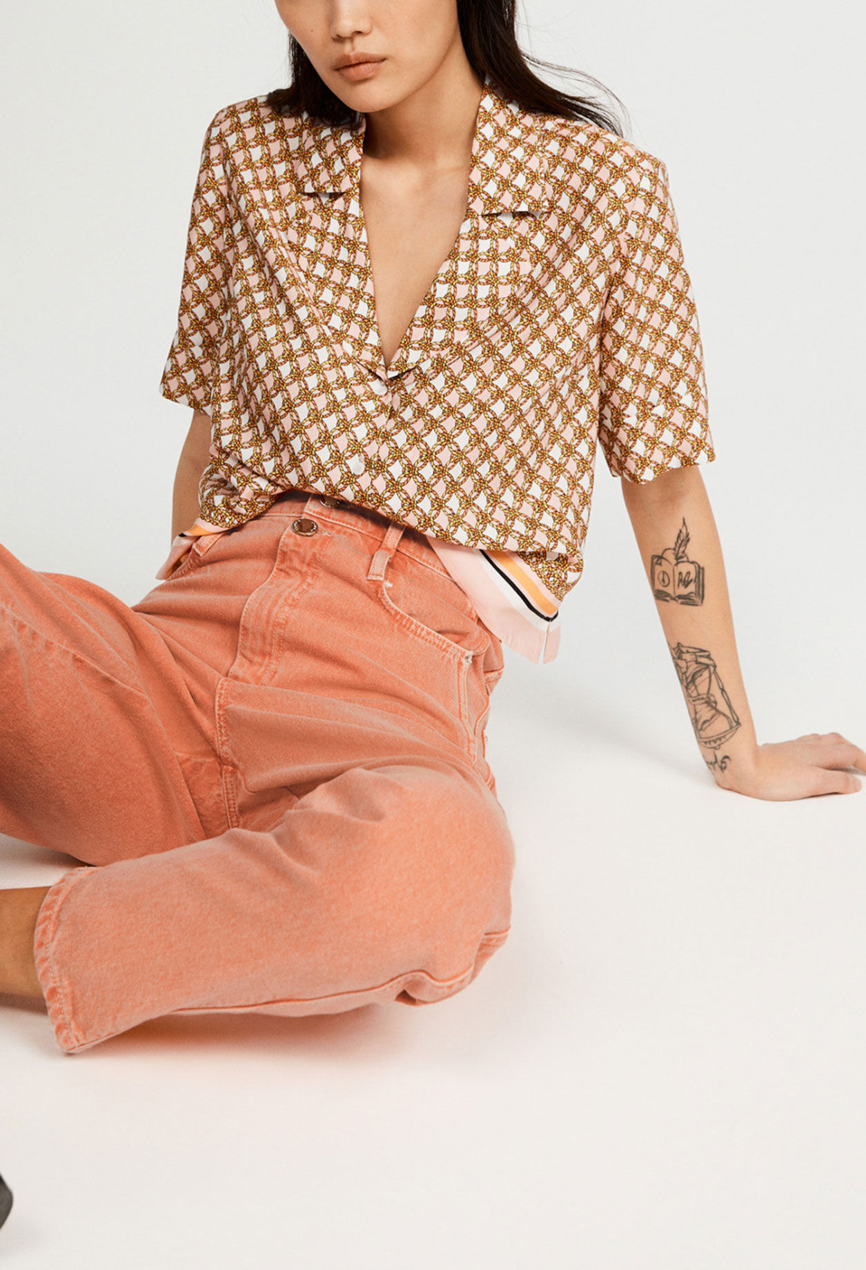 Short-sleeved shirt