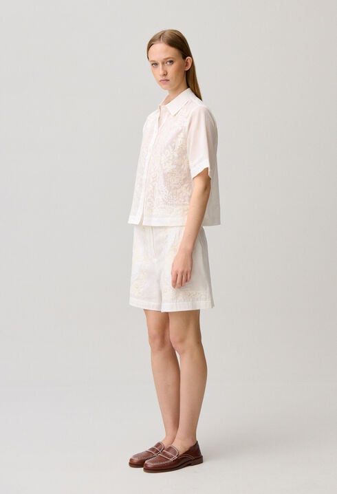 Short brod&eacute; coton ramie