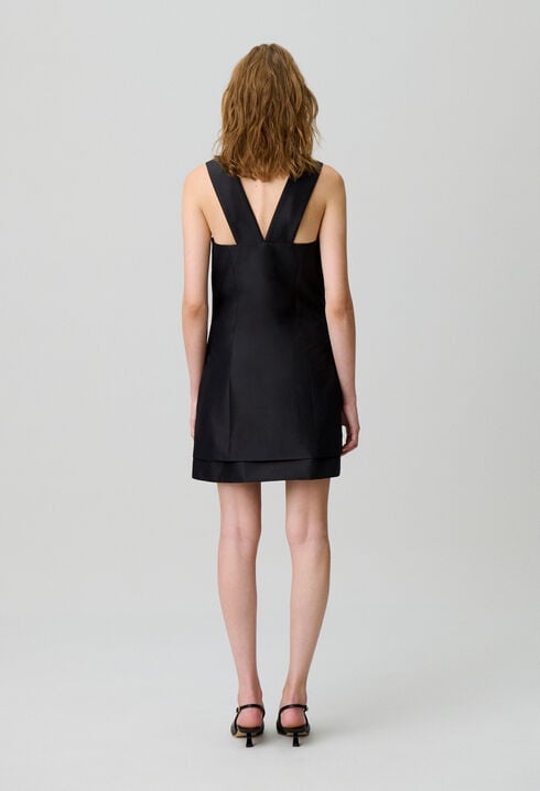 Kurzes Kleid mit Schleife