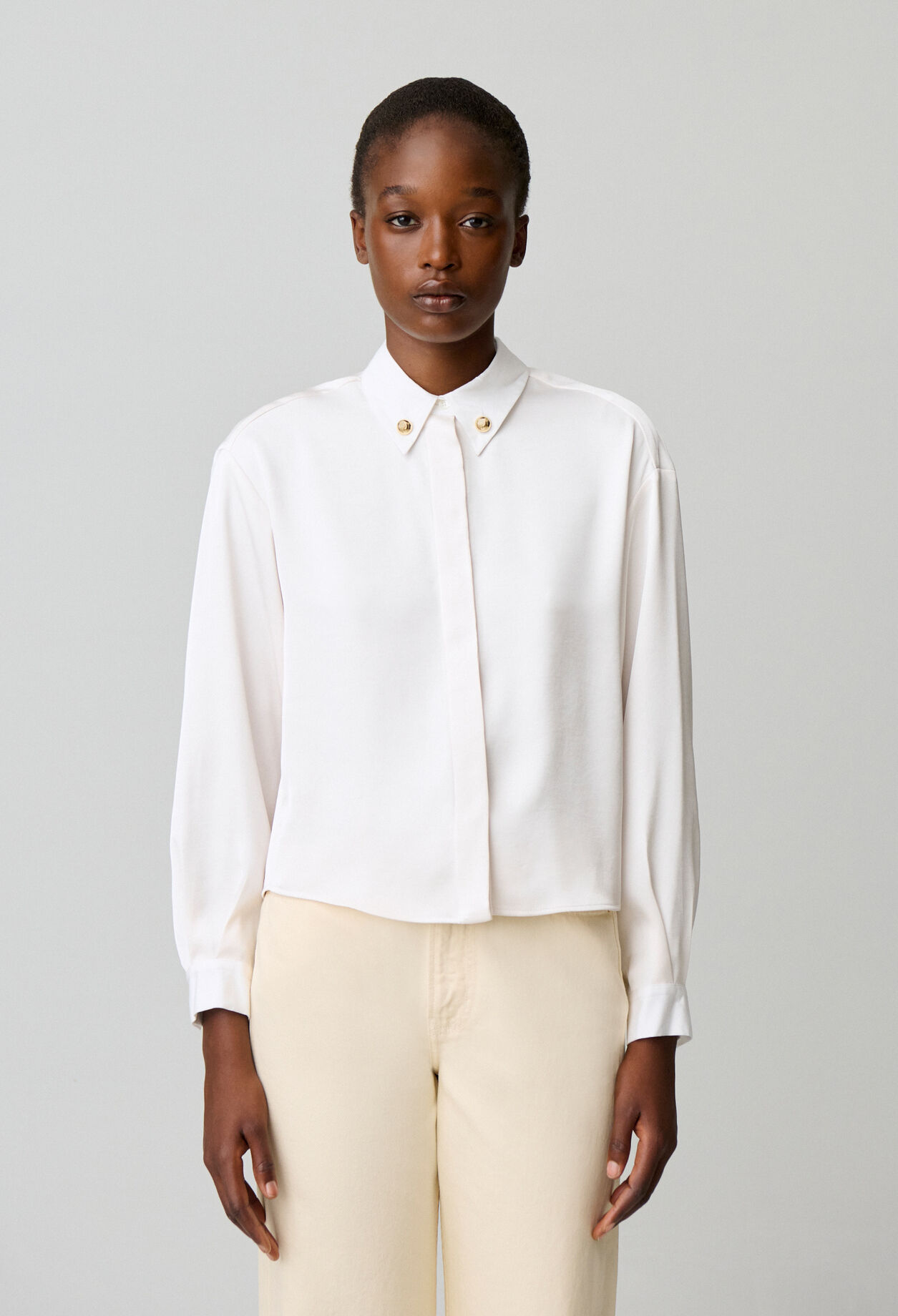 Chemise d&eacute;tails col