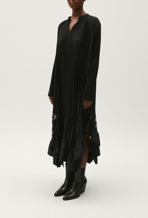 Langes, plissiertes Kleid mit Volants