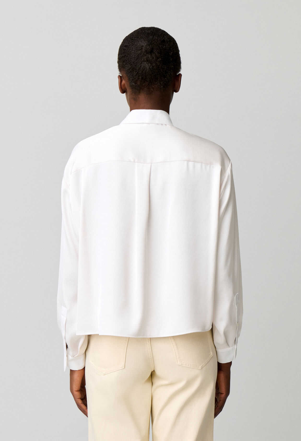 Chemise d&eacute;tails col