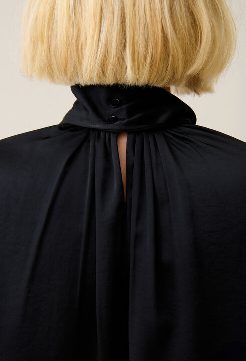 Robe fluide col lavallière noir