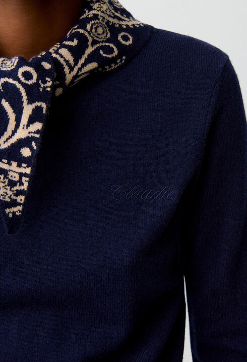 Strickpullover mit goldenem Herz