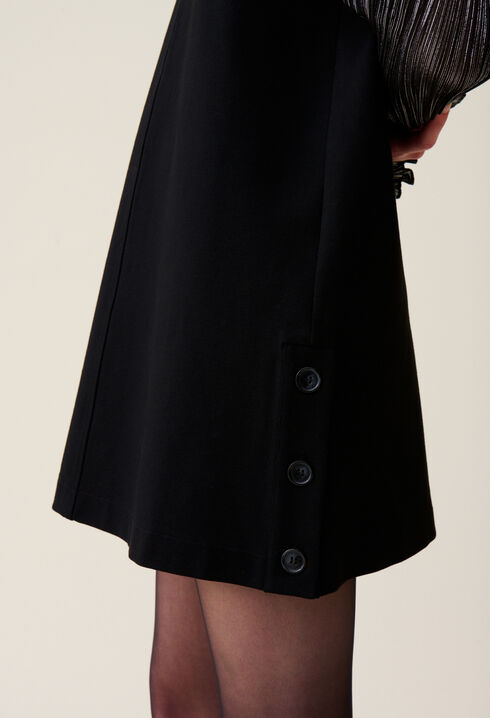 Robe courte sans manches