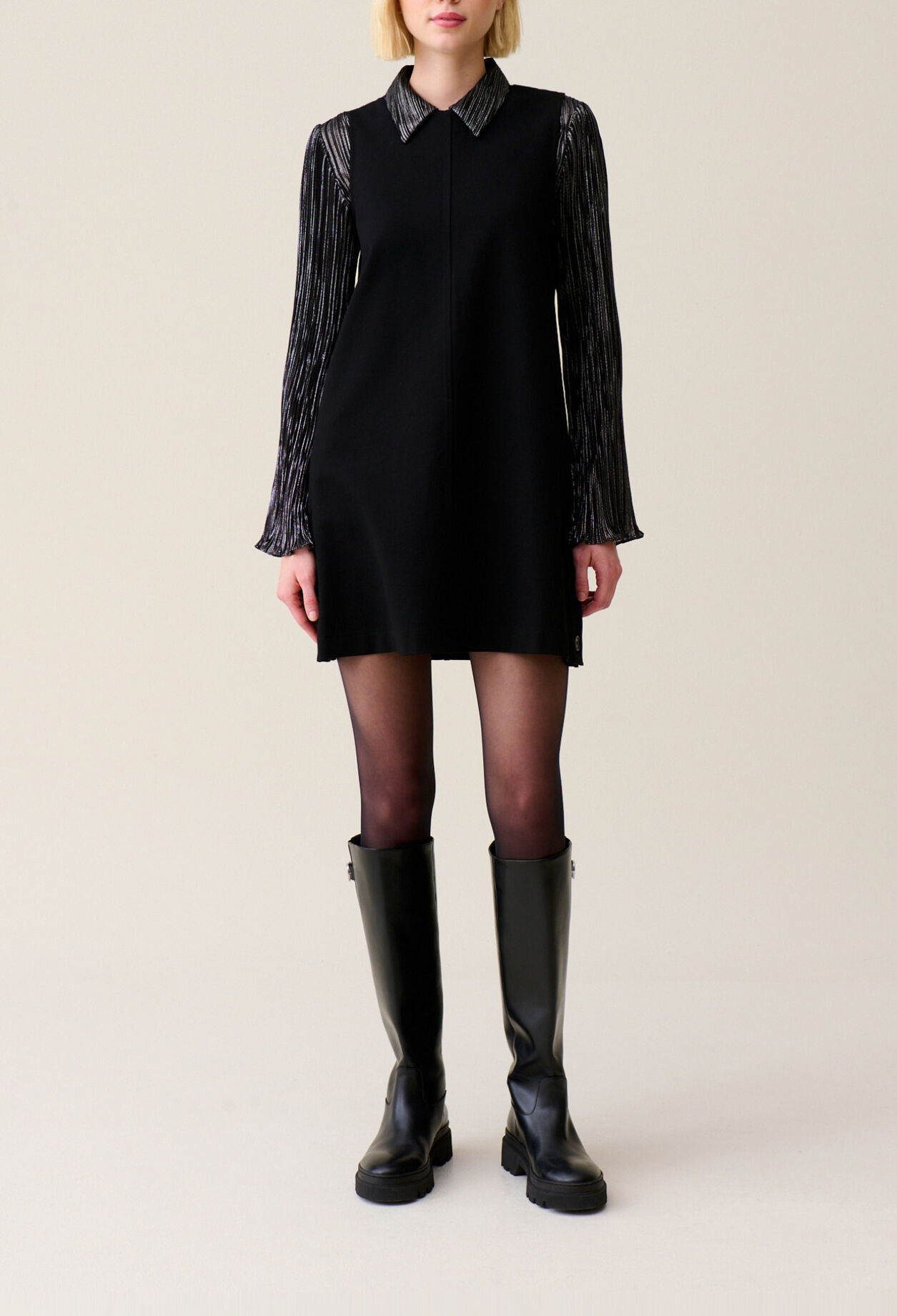 Robe courte sans manches