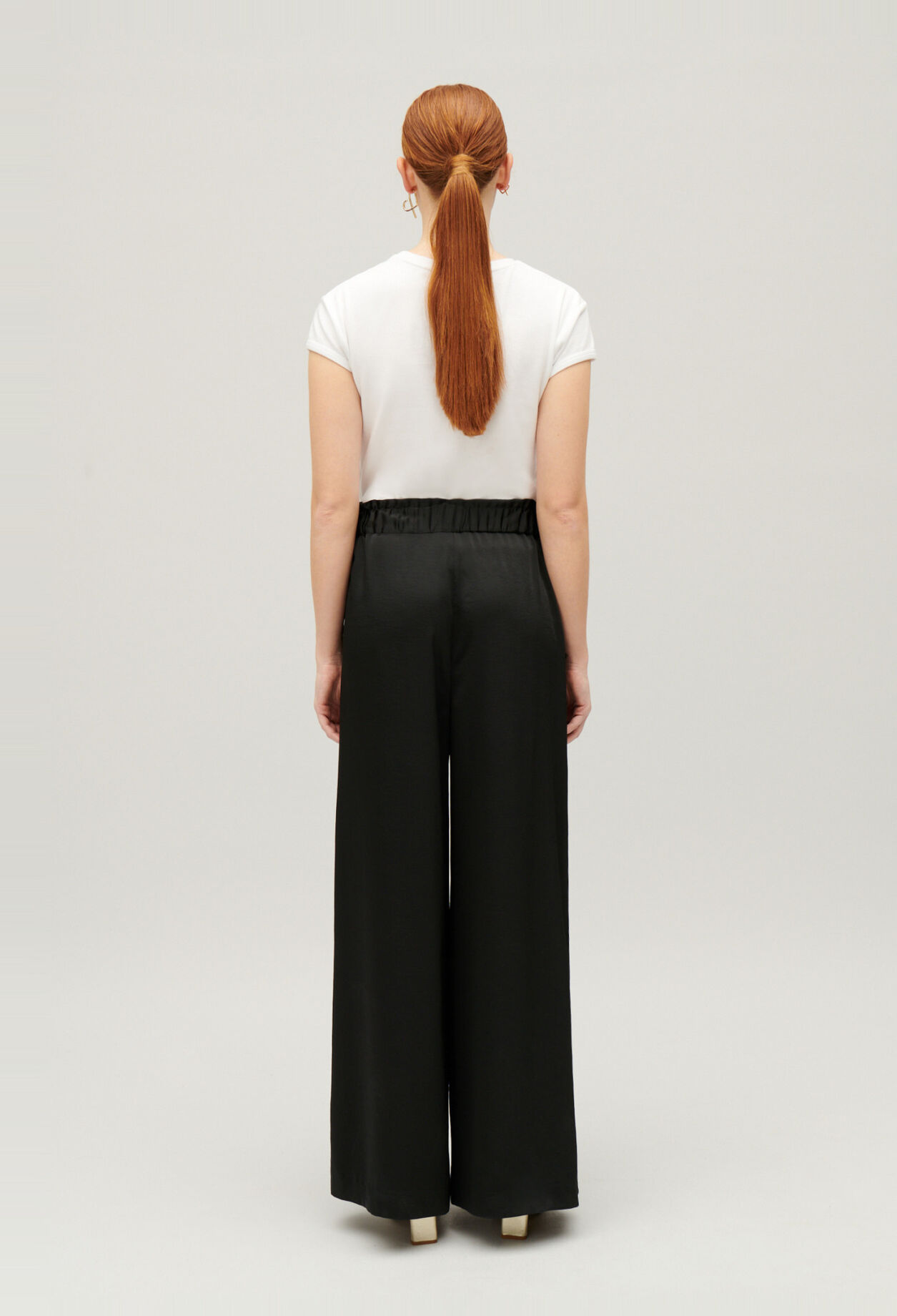 Pantalon large taille smock&eacute;e