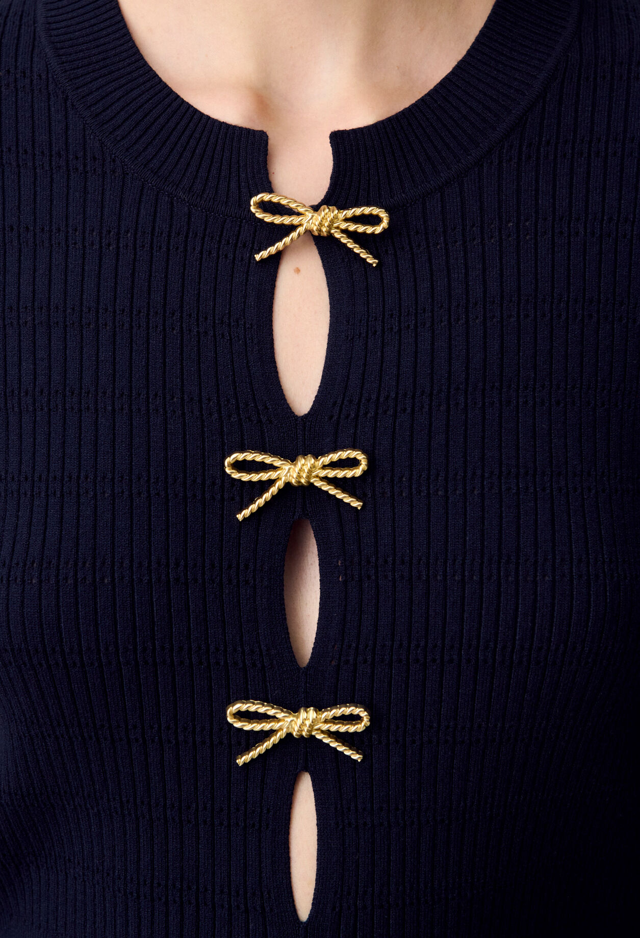 Pull maille fine noeuds