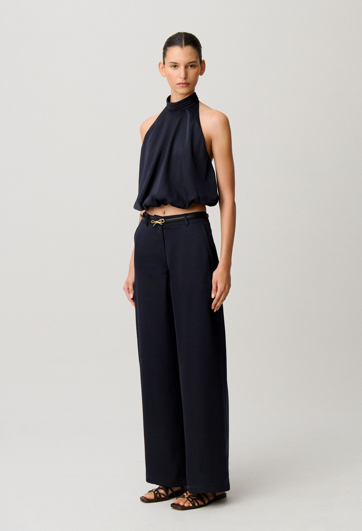 Top satin&eacute; dos nu