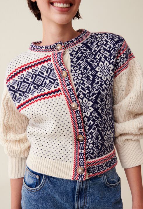 Strickjacke mit Zopfmuster