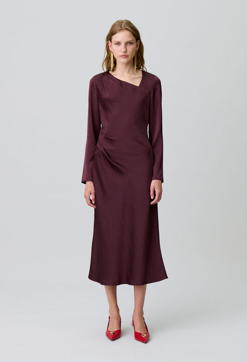 Robe longue satinée asymétrique