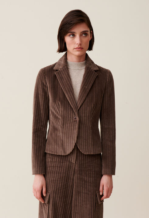 Samtjacke mit Taillierung