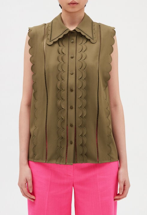 Sleeveless scalloped shirt