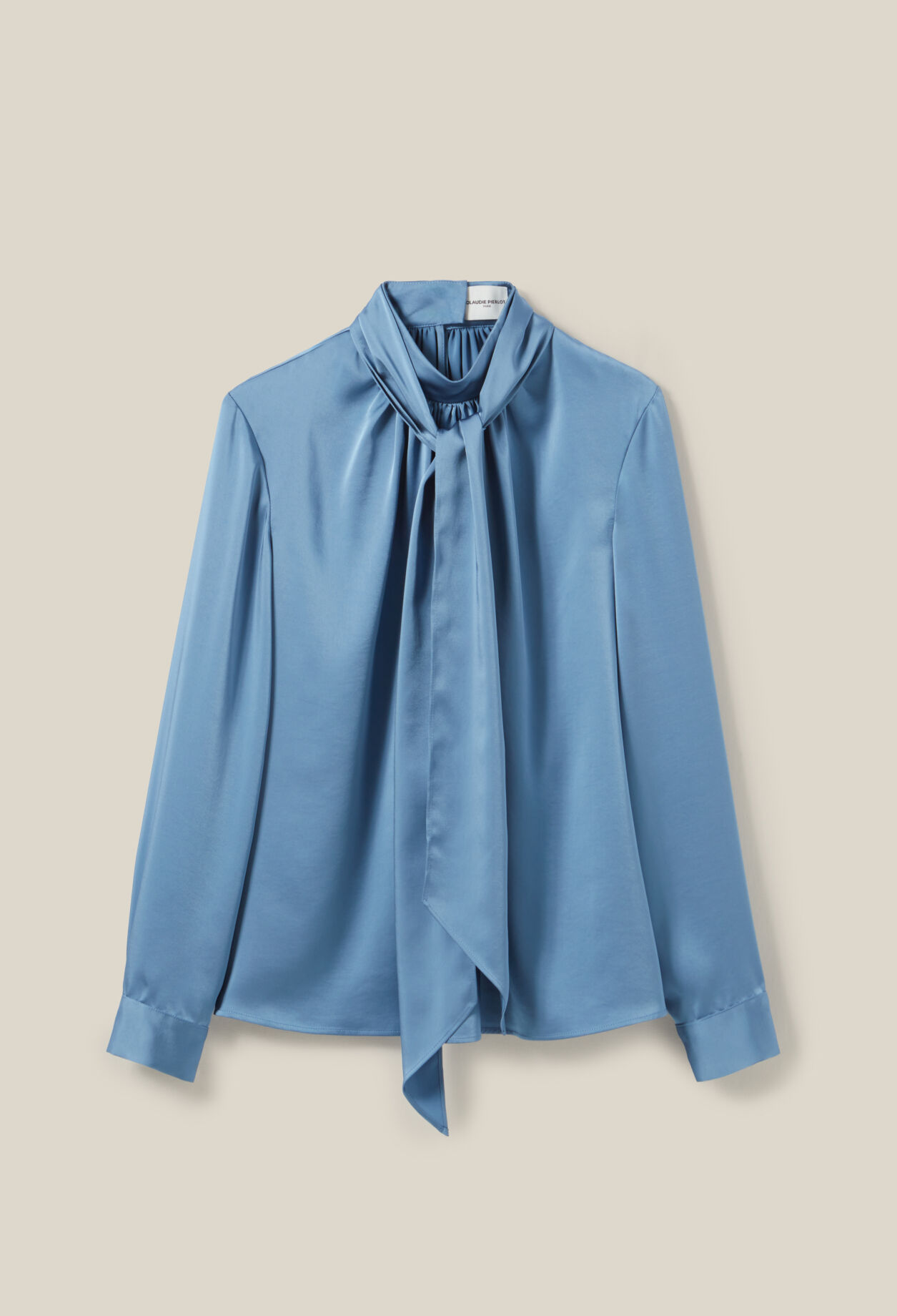 Flowy blouse lavallière neckline