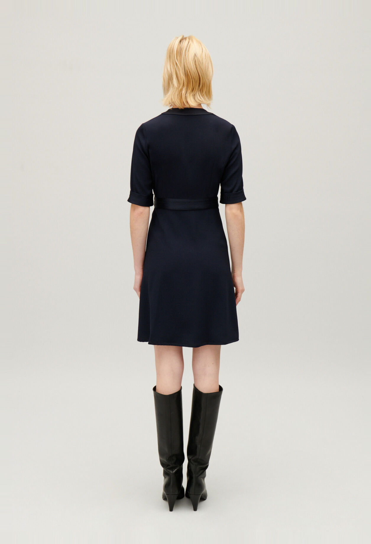 Einfarbiges wickekleid