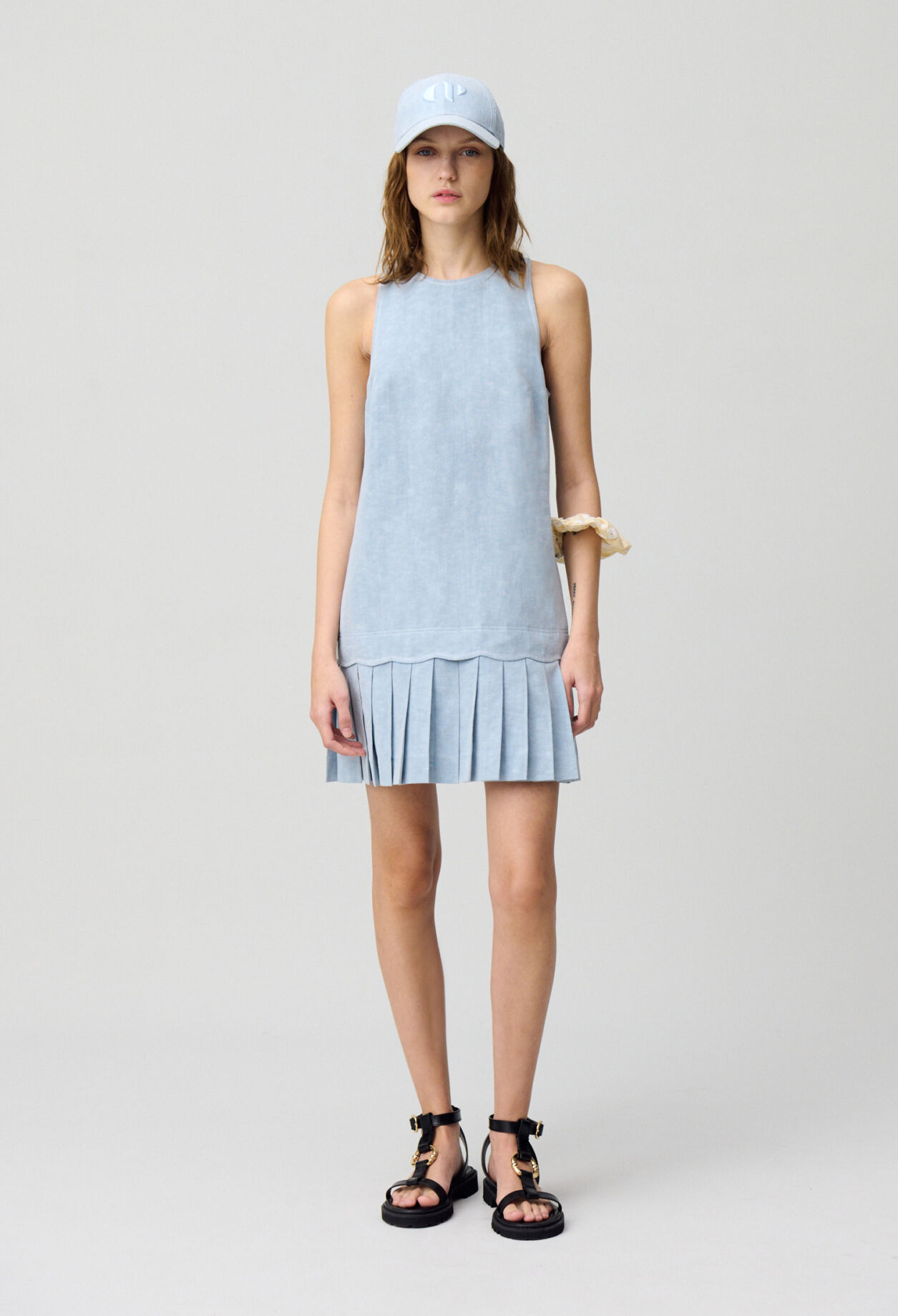 Sleeveless short dress