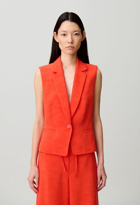 Sleeveless blazer