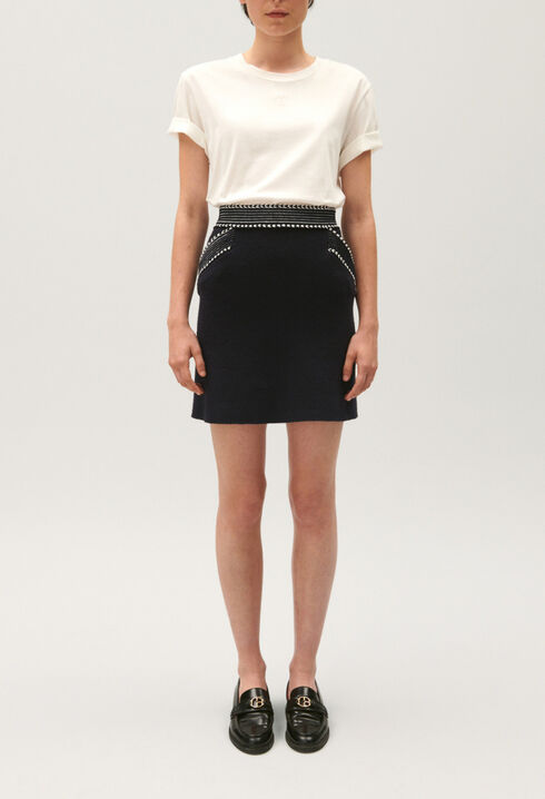 Short navy knit skirt