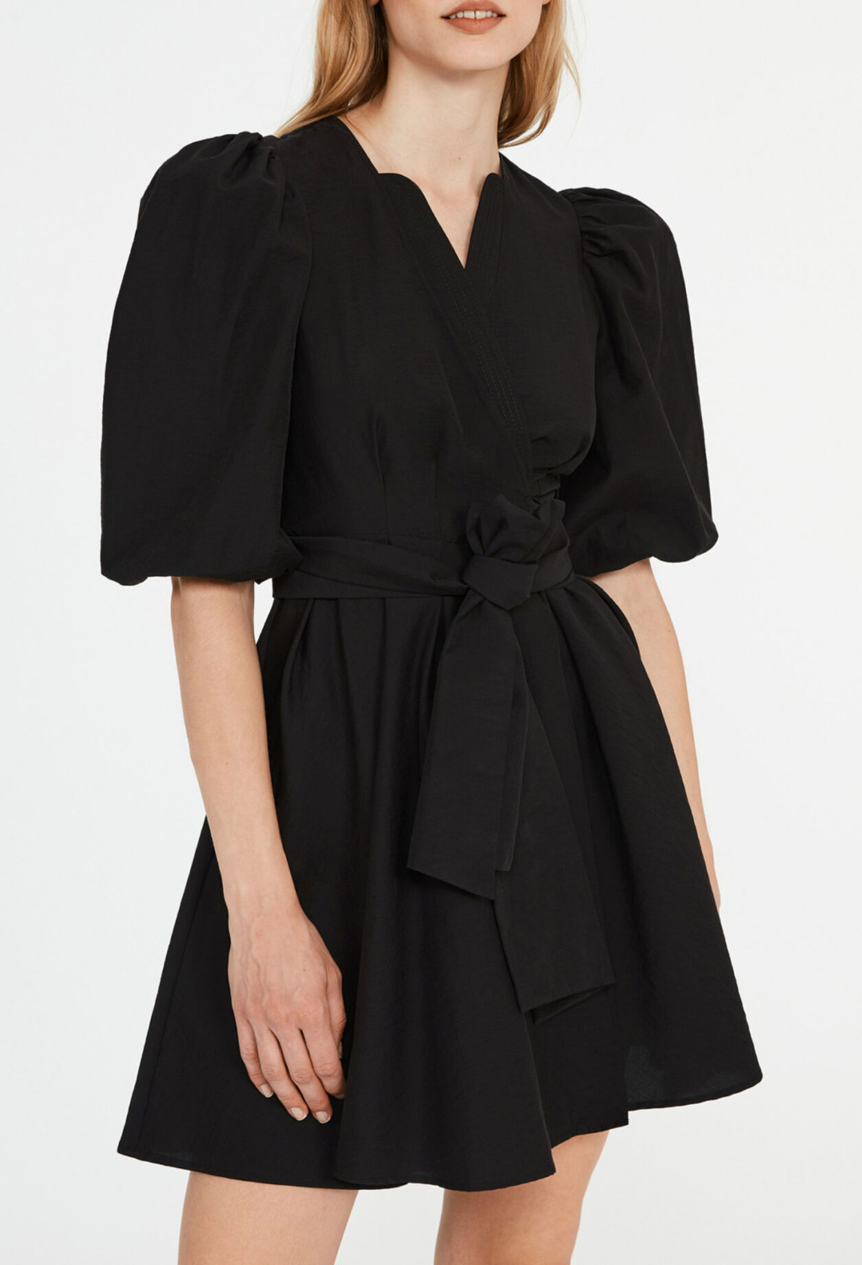 Kurzes ausgestelltes Kleid