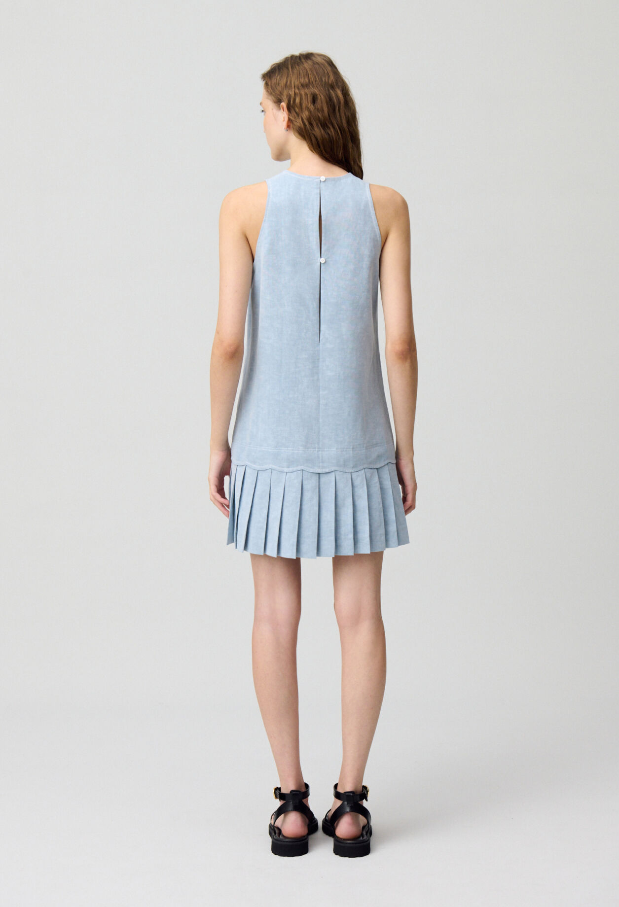 Sleeveless short dress
