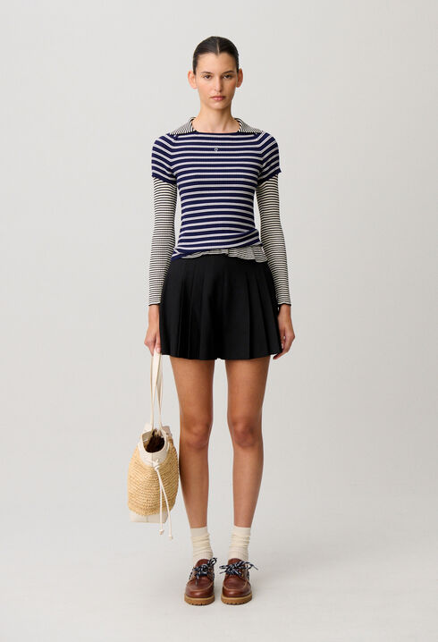 Black flared pleated shorts